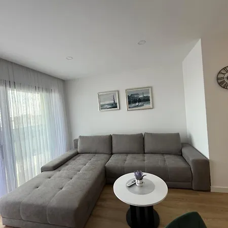 Apartment Ema *