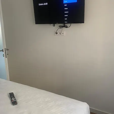 Ema Apartment *