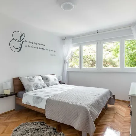 Apartamento Ema *